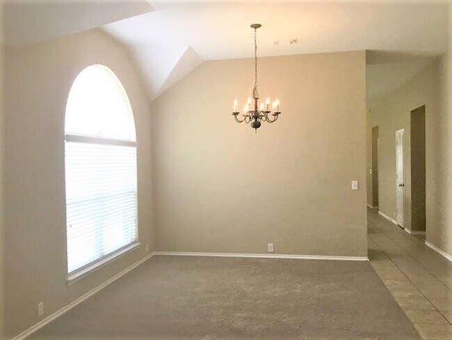 Building Photo - 5018 Beechknoll Ln