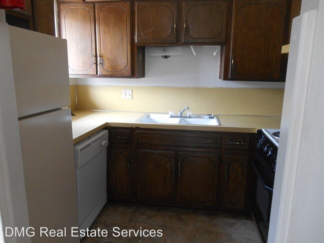 Building Photo - 2275 Donna Dr