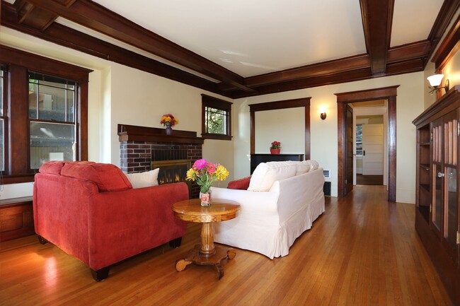 Foto del edificio - 5235 22nd Ave NE