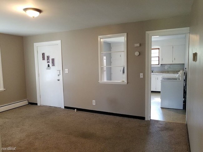 Building Photo - 1 br, 1 bath 4plex - 38 Second Ave #2