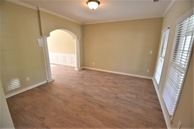 Foto del edificio - 3443 Kenilworth Ct