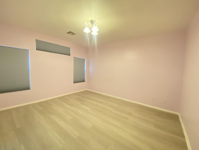 Foto del edificio - 10041 W Cherokee Ave