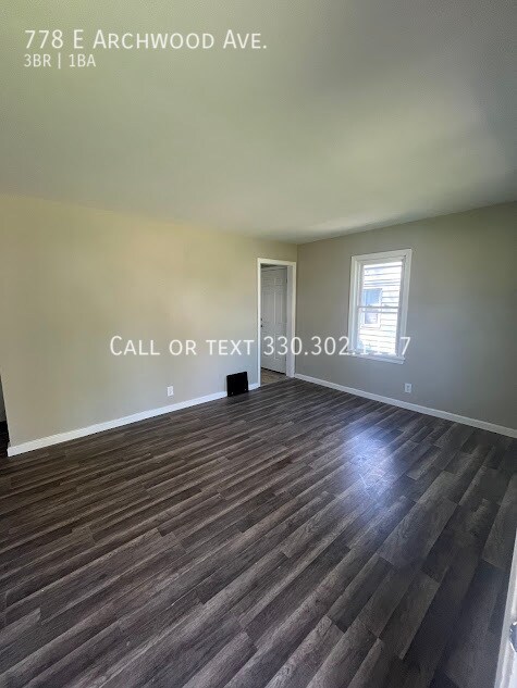 Building Photo - 778 E Archwood Ave