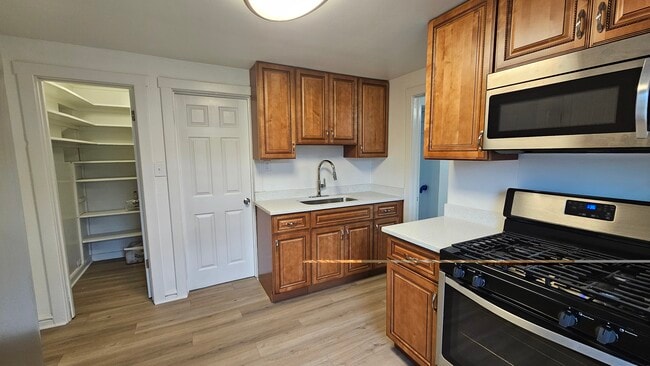Building Photo - 3244 N Osceola Ave