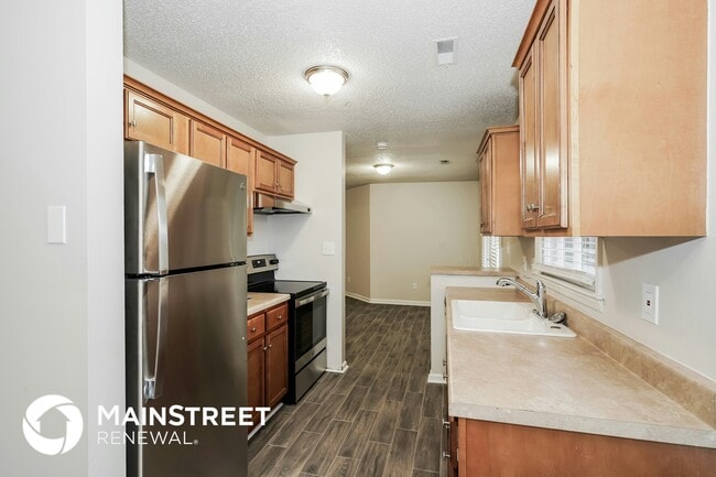 Building Photo - 537 Riverview Dr