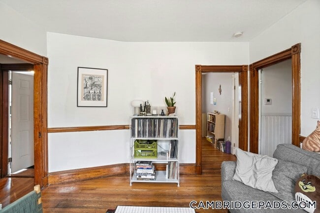 10 Clary St
