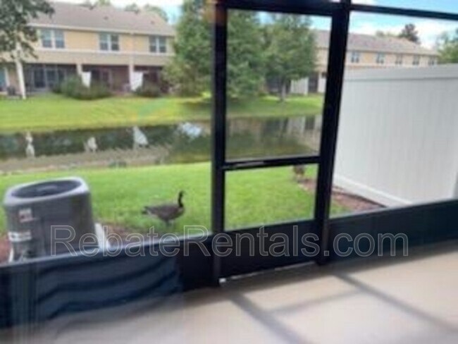 Foto del edificio - 13026 Sunset Lake Dr