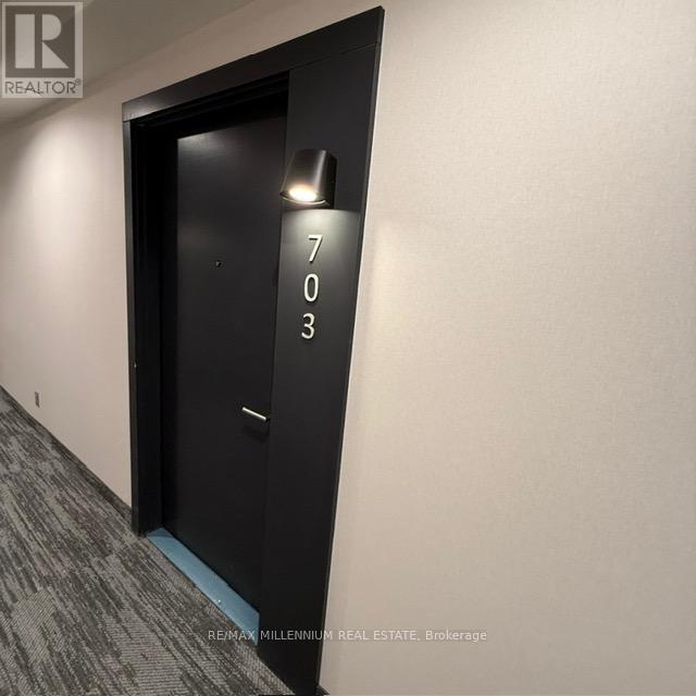 Building Photo - 180 Front St E