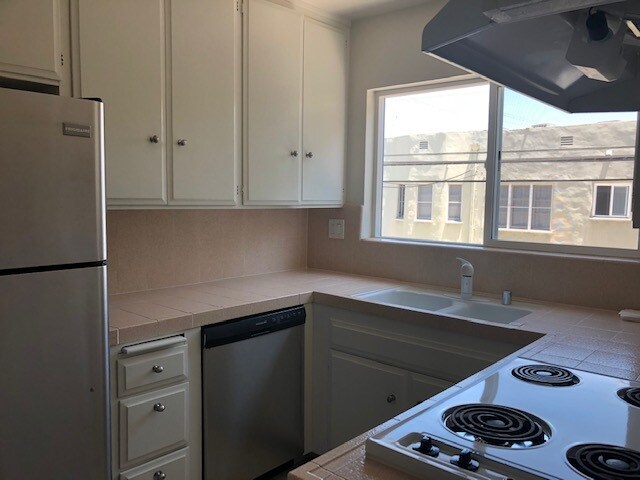 Cocina con estufa eléctricos - 1420 S Bedford St