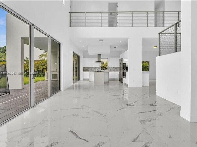 Foto del edificio - 16644 Botaniko Dr N