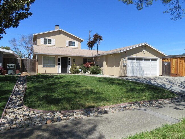Building Photo - 1147 Palamos Ave