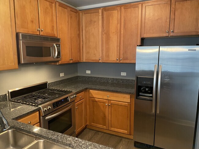 Foto del edificio - 450 E Waterside Dr