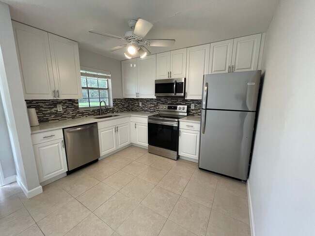 Building Photo - ANNUAL RENTAL - 1 Bed / 1 BATH AT POINCIAN...