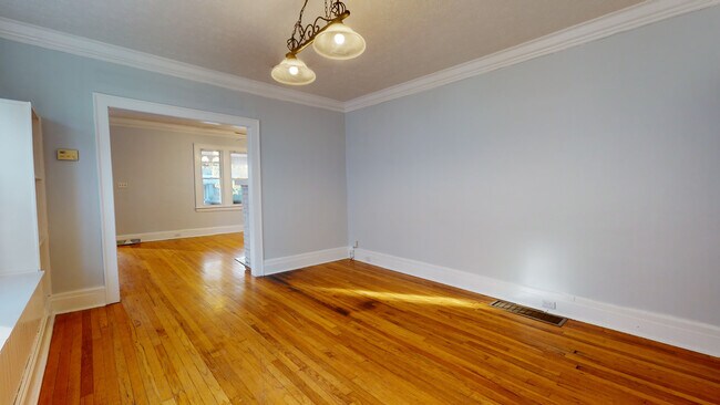 Foto del edificio - 1633 Grace Ave