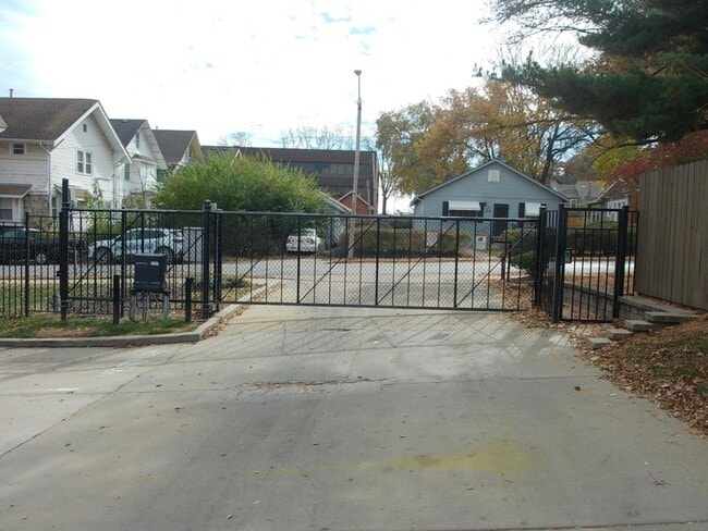 Foto del edificio - 909 W 41st Pl