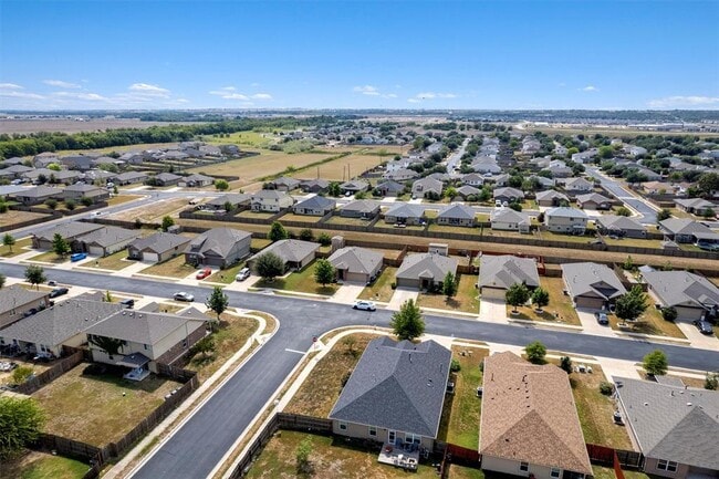 Building Photo - 300 Camellia Dr