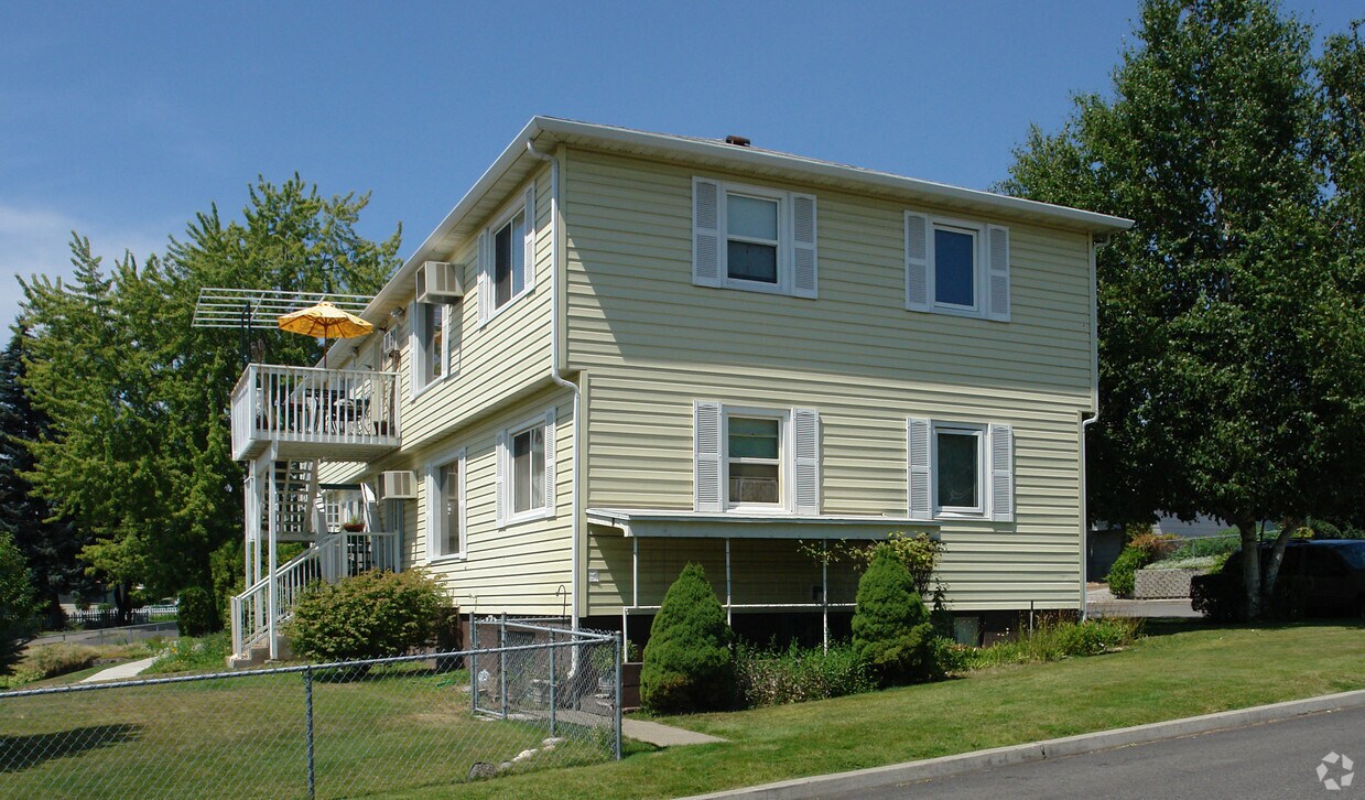 Primary Photo - Grammer Apartments