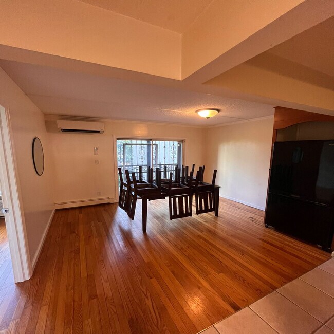 Foto del edificio - 217 E 111th St