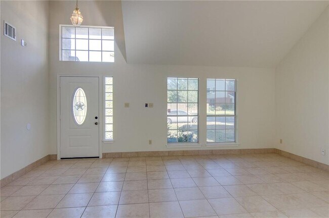 Building Photo - 17209 Village Glen Rd