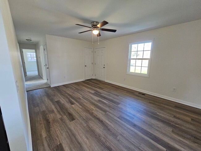 Building Photo - Newly Remodeled Ranch Home Close to Ft. Li...