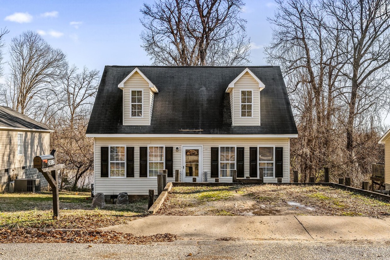 Primary Photo - Updated Home, Wood Like flooring, New Carp...