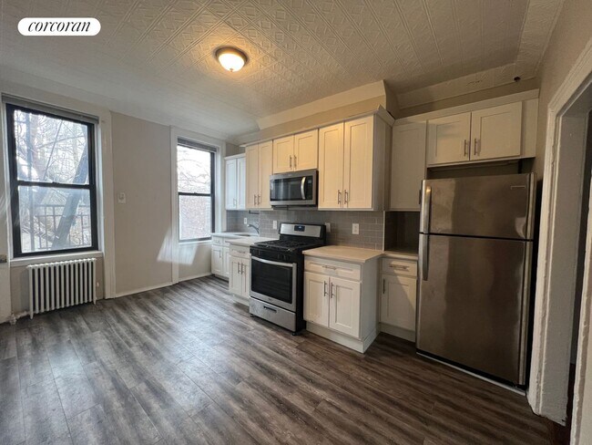 Building Photo - 306 3rd Ave