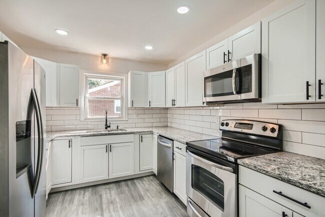 Building Photo - 4021 Sudbury Rd, Charlotte, NC, 28205
