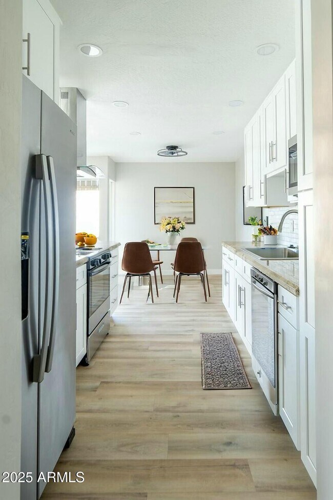 Foto del edificio - 6767 N 7th St