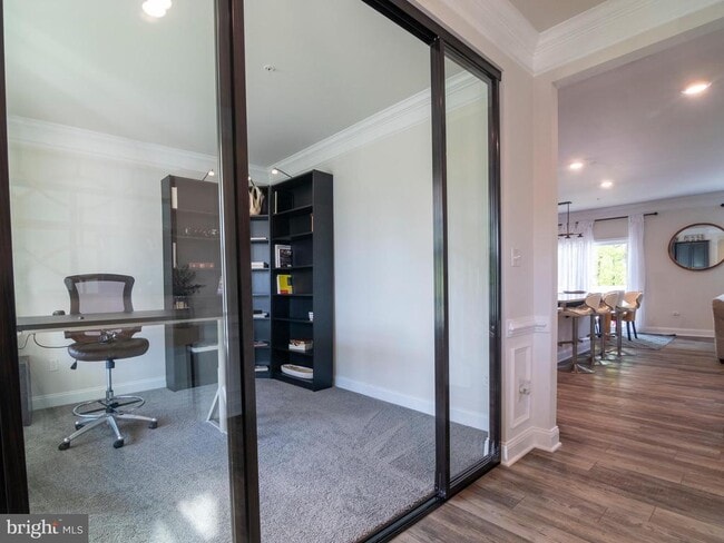 Building Photo - 9318 Sydney Way