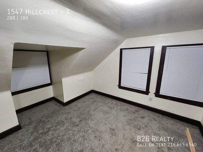 Building Photo - 1547 Hillcrest-3.