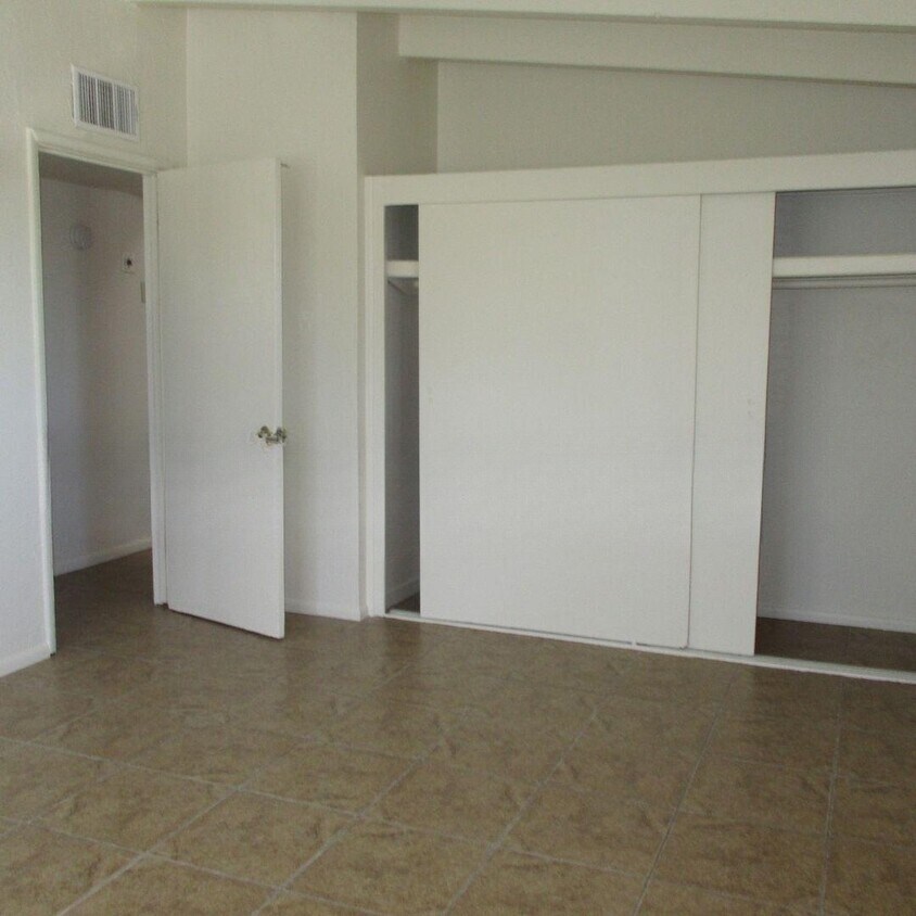 Foto del edificio - 2631 N Fair Oaks Ave