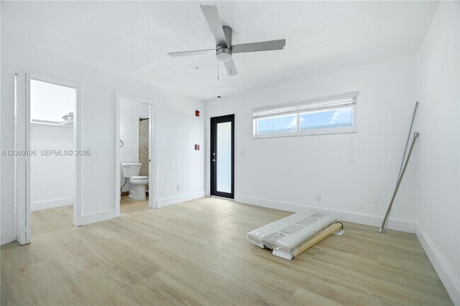 Building Photo - 2209 SW 61st Ave