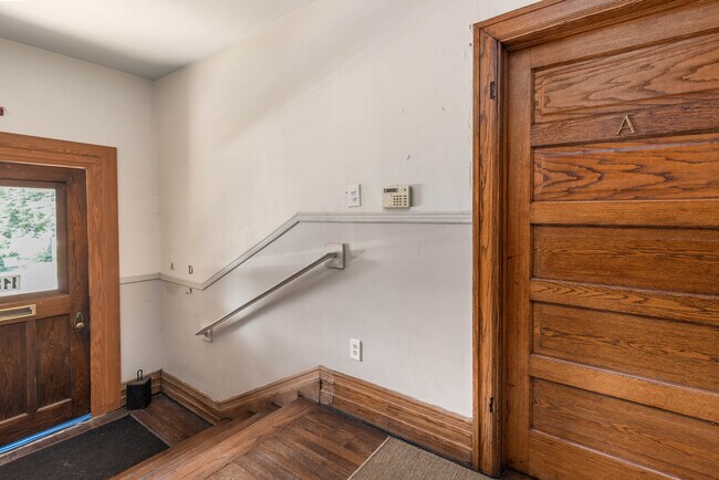 Building Photo - 1450 6th St