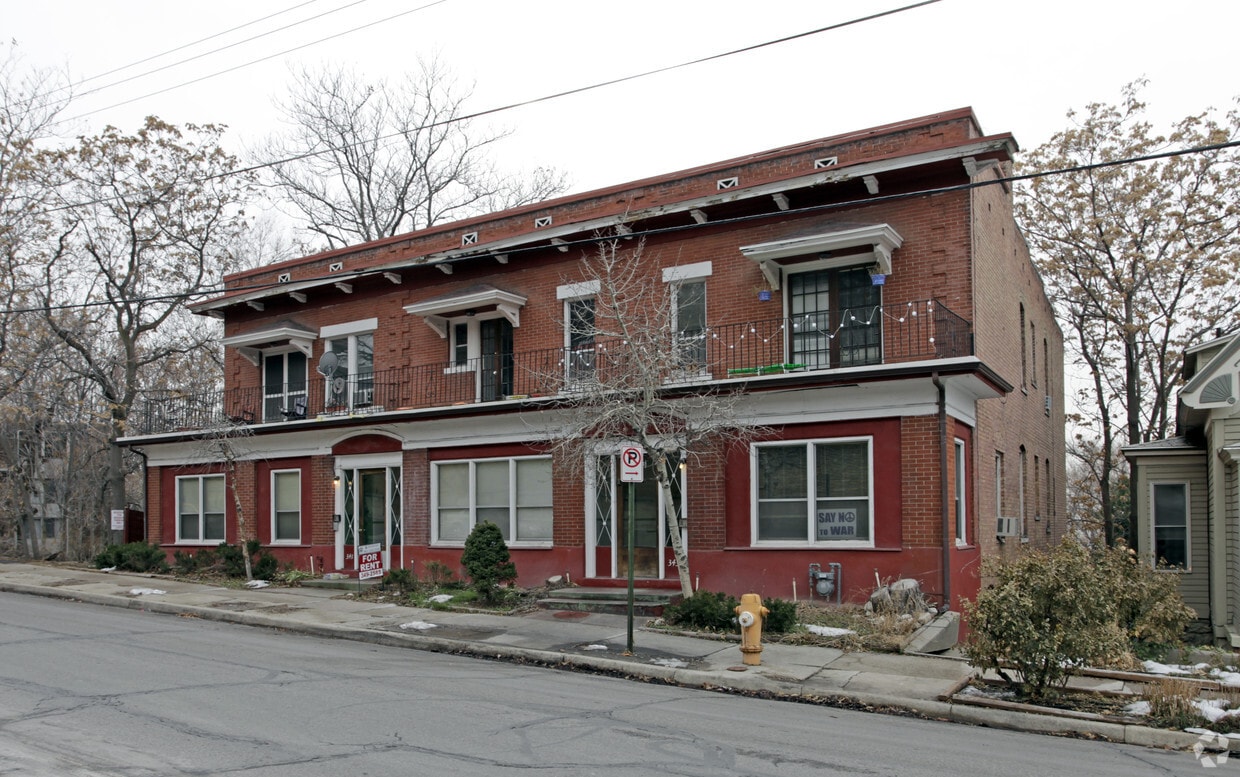 Building Photo - 343 N Center St