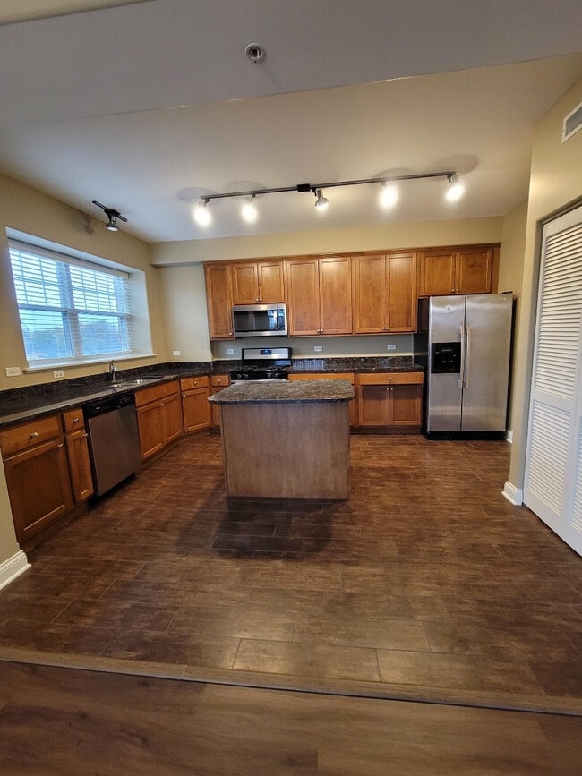 Building Photo - 1 Itasca Pl