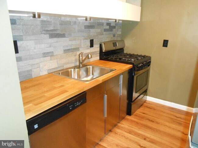 Building Photo - 5709 Indian Ct