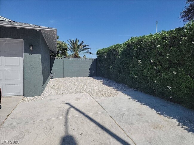 Building Photo - 3542 S Pecos Rd