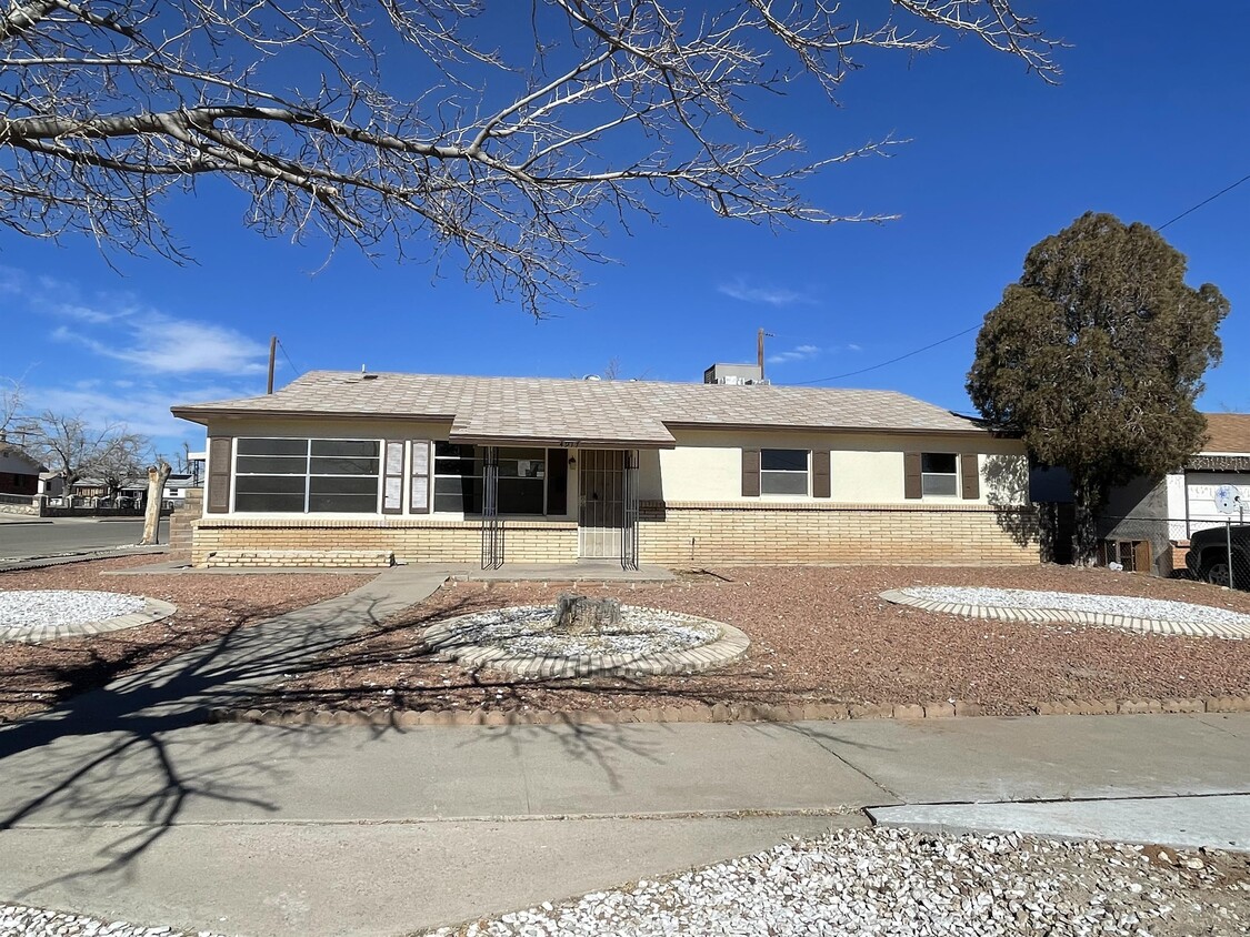 Foto principal - 4917 Ajax Ct