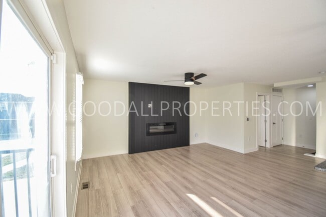Building Photo - Summer rent special: $250 off the first two months rent! Modern Ankeny Townhome with Two Primary ...