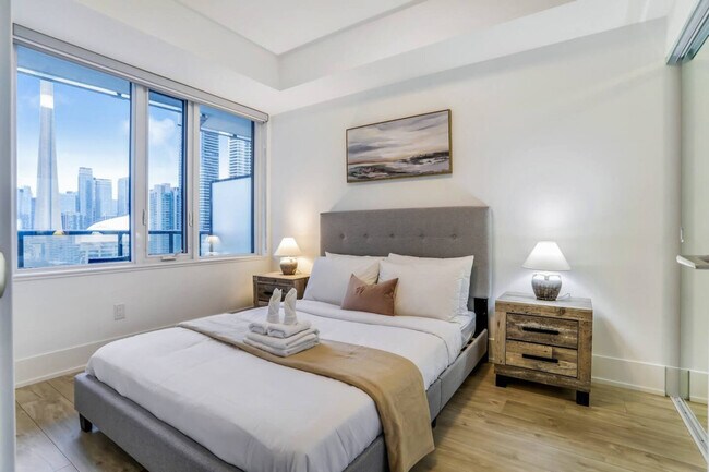 Building Photo - 470 Front St W