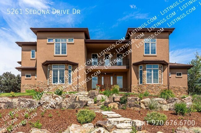 Building Photo - Beautiful Home on Golf Course!