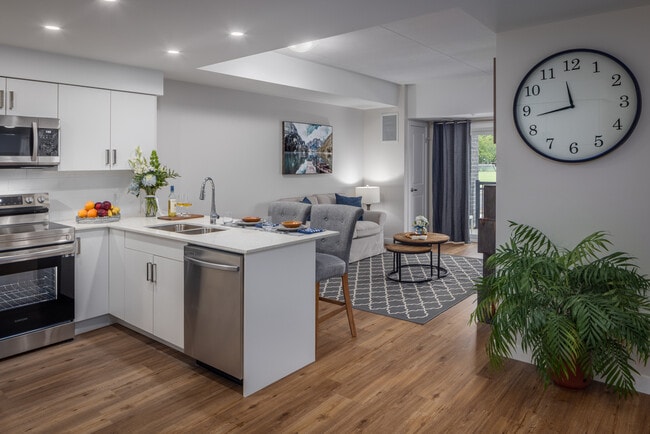 Building Photo - Southfield Green Apartments
