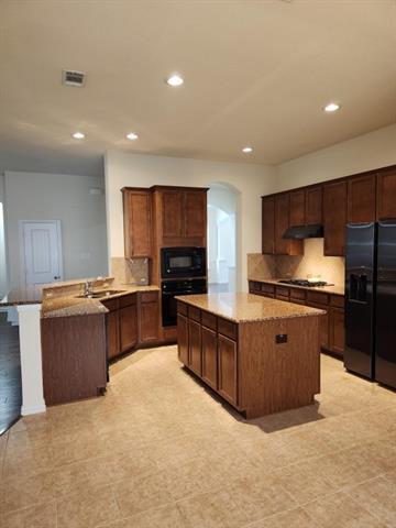 Building Photo - 3701 Bella Vista Dr