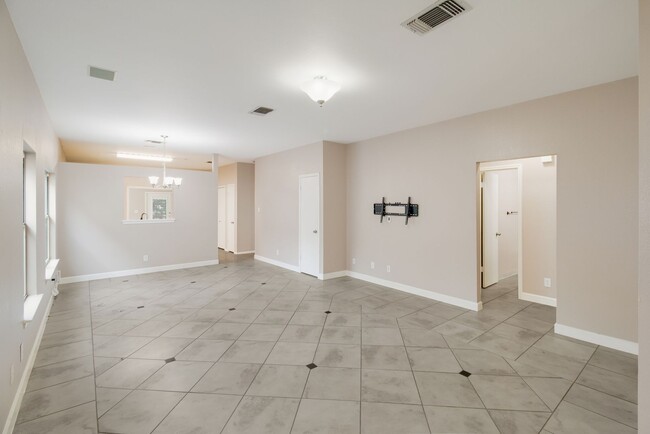 Foto del edificio - 12222 Netherwood Ln