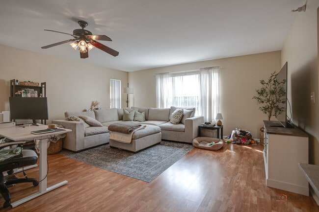 Building Photo - 1401 Orleans Dr