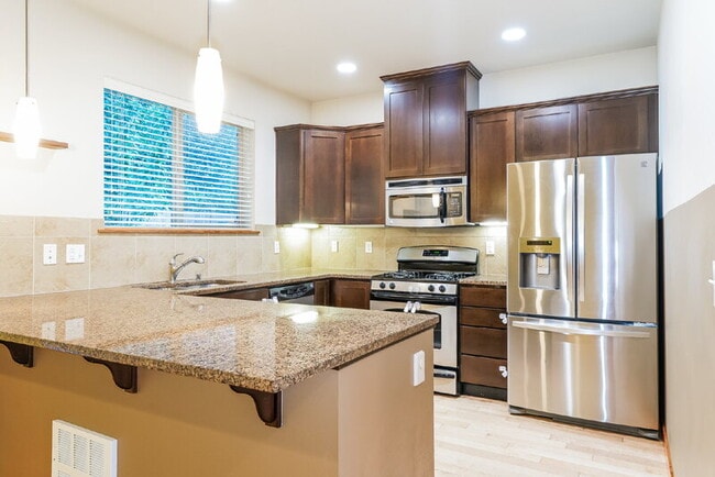 Building Photo - 16410 1st Dr SE