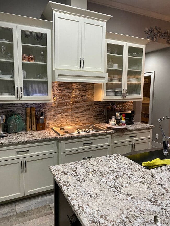 Building Photo - VIDEOTOUR: Executive-Style Custom Home, Incredible Quality! PETS WELCOME