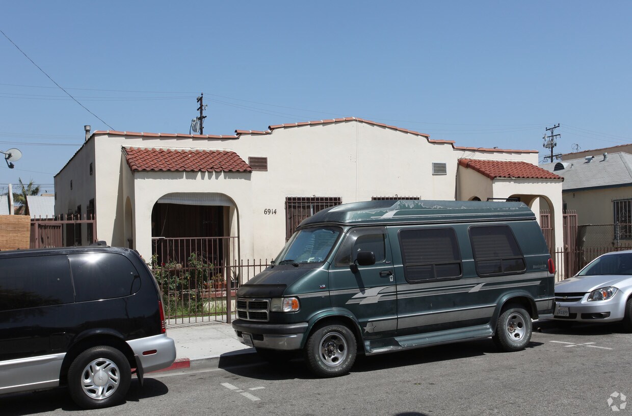 Building Photo - 6914-6916 Malabar St