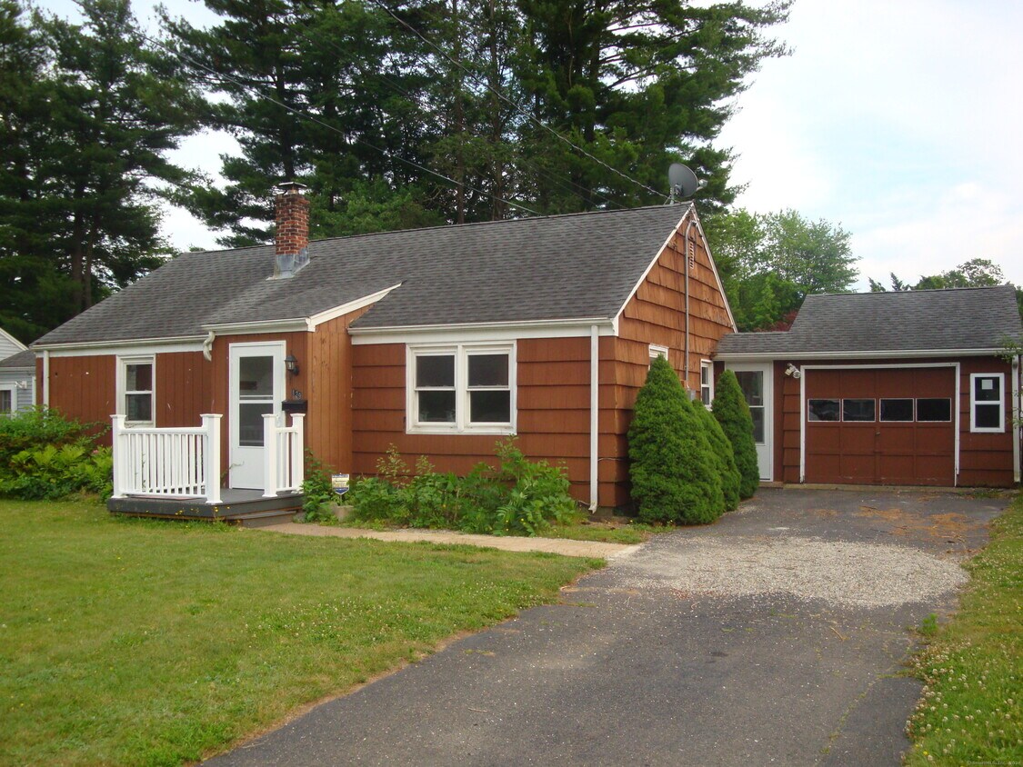 Primary Photo - 139 Crescent Dr
