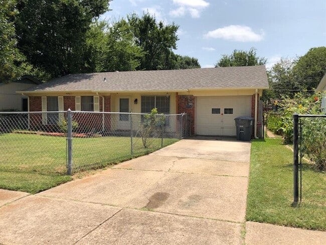 Building Photo - 10006 Kittyhawk Ln